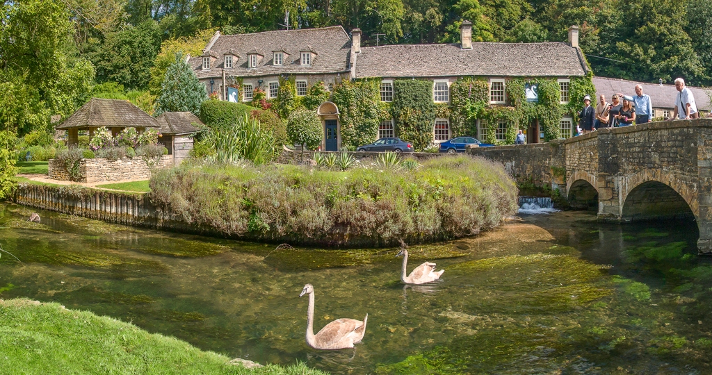 Swan-hotel-bibury.jpg